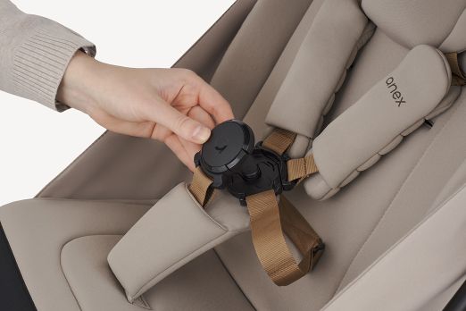 Magnetic buckle and 5 point safety belts