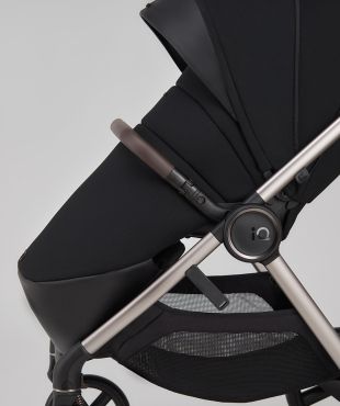 IQ foot cover for seat unit