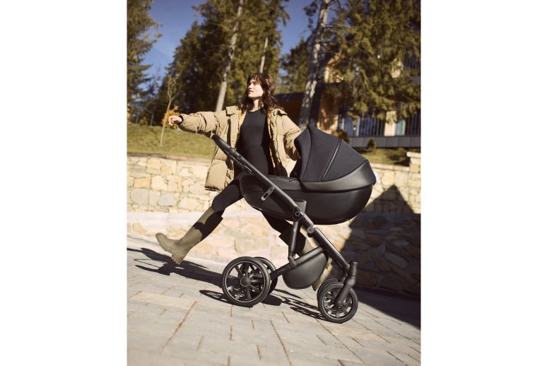 4 tipy, jak vybrat správný kočárek do zimy