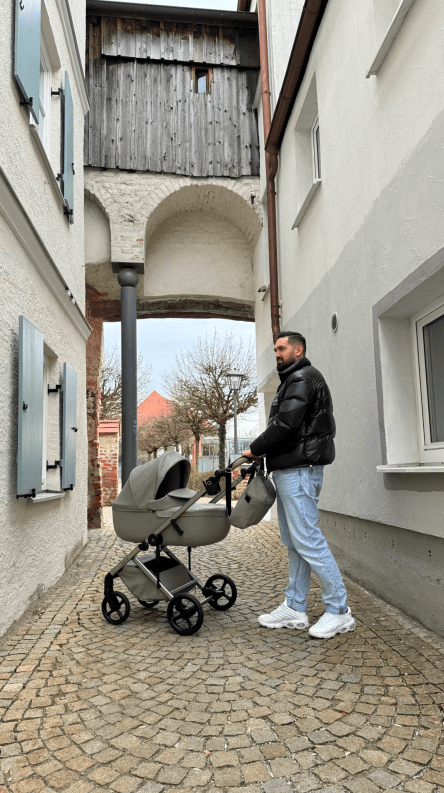 Anex Eli in real life