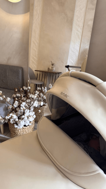 Anex Eli in real life