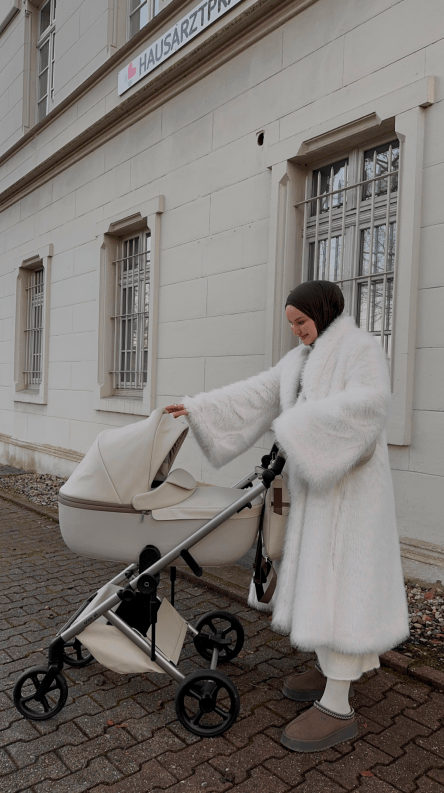 Anex Eli in real life