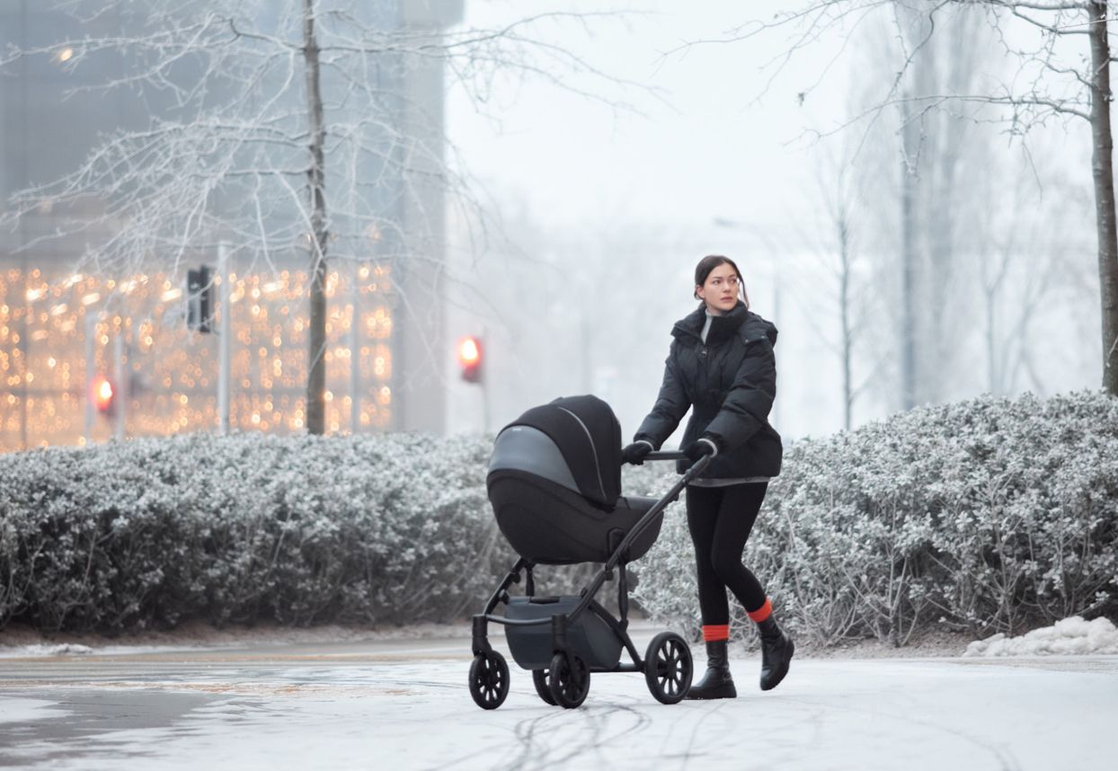 4 tipy, jak vybrat správný kočárek do zimy